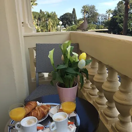 Hotel Ambassador 3*