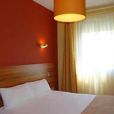Share Mini-hôtel 3*