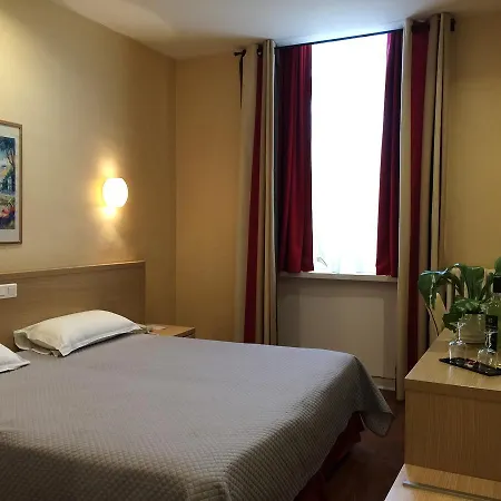 Hotel Ambassador