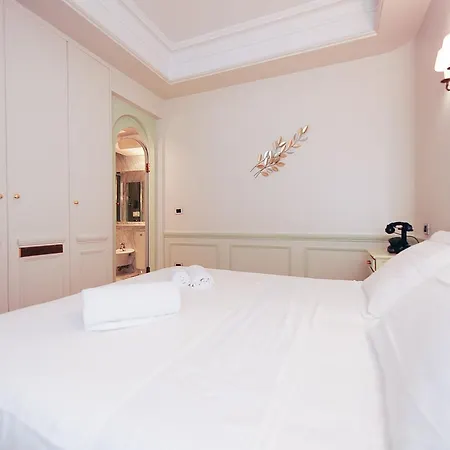 Le Royal Res. Negresco Five Stars House Nizza