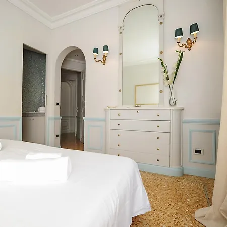 Appartamento Le Royal Res. Negresco Five Stars House