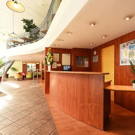 Ibis Budget Californie Lenval Hotell Nice