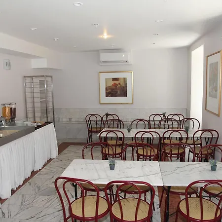 Bristol Hotel 3*