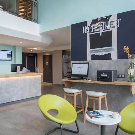 Ibis Budget Californie Lenval Hotell 2*