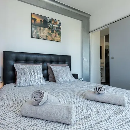 Le Mantega - F2 Moderne,centre Ville, 2 Grandes Terrasses,climatisation, Ascenseur * Nice
