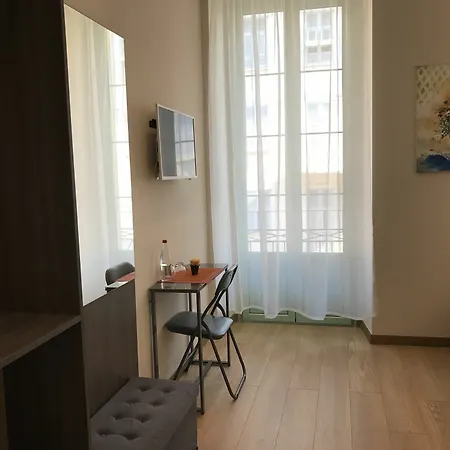 Boutique Neptune 2* ניס