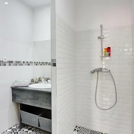 Le Philibert - Splendid, 6 Bedrooms, 12p, Port, Air Cond アパート