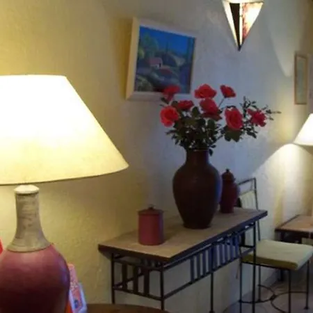 Alcove Hotel 3*