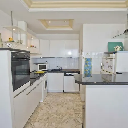 Promenade - Sea Front Palatin Apartment