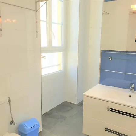 Le 43 Port Apartment