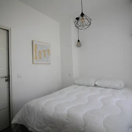 아파트 Booking- Pink Massena Zone Pietonne *