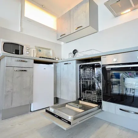Promenade Sea Front Apartment Nizza