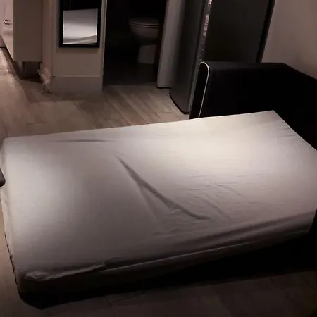 Apartment Backpackers S1 & S2 *