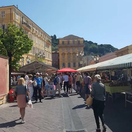 Les Palmiers A 700m De La Nizza
