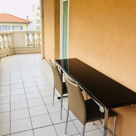 Les Domes Apartament Nicea