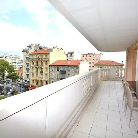 Les Domes Apartament Nicea