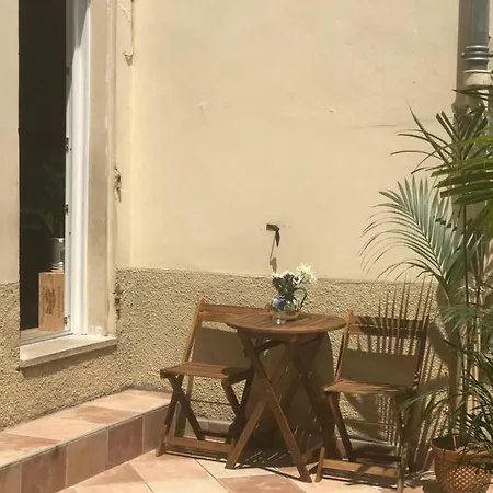 Apartment Garden Carras *
