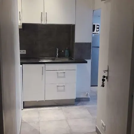 Backpackers S1 & S2 Apartment Nice