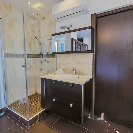 Au Beau Rivage Ap2049 By Riviera Homes アパート *