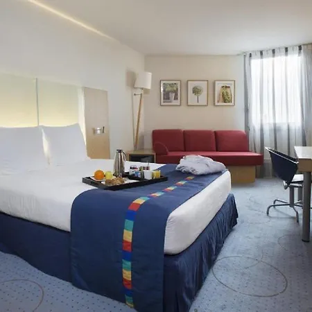 Radisson Airport 4*
