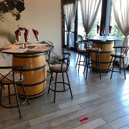 Hotel Ibis Budget Palais Nikaia 2*