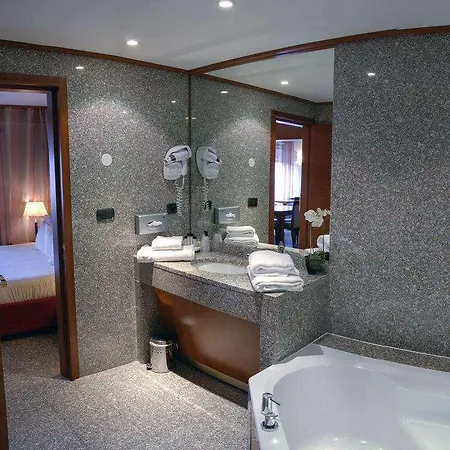 Goldstar & Hotel