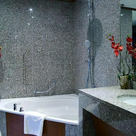 Goldstar & Hotel 4*