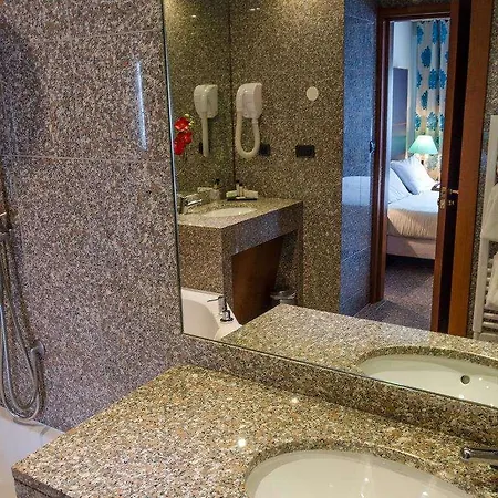 Hotel Goldstar & 4*