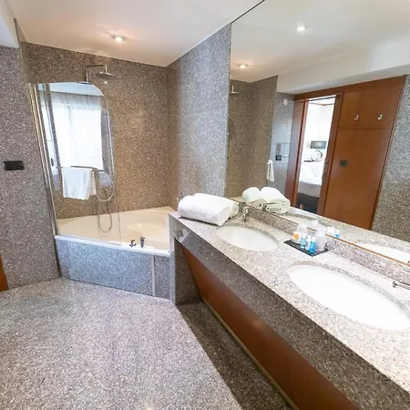 Goldstar & Hotel 4*