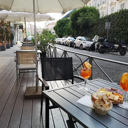 博雷阿酒店 酒店
