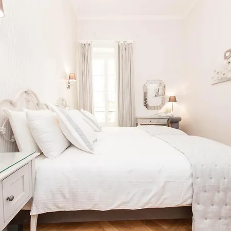 Sunlight - Cristal - Old Town Area, 3 Bedrooms, Stunning Apartment *