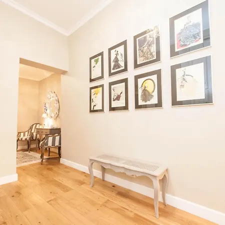 Sunlight - Cristal - Old Town Area, 3 Bedrooms, Stunning Apartment Nice