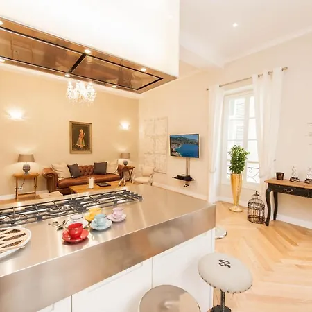 Sunlight - Cristal - Old Town Area, 3 Bedrooms, Stunning *