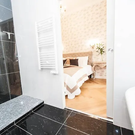 Sunlight - Cristal - Old Town Area, 3 Bedrooms, Stunning