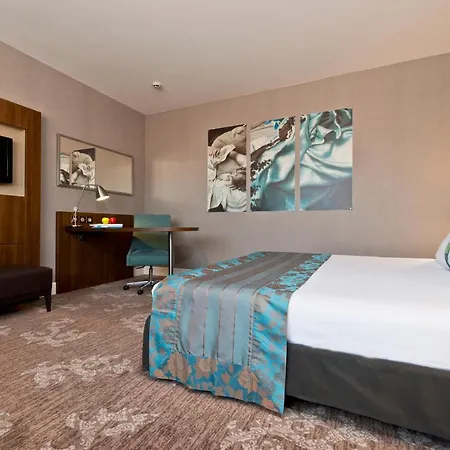 Holiday By Ihg Hotel Nice