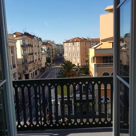 Aparthotel Adonis