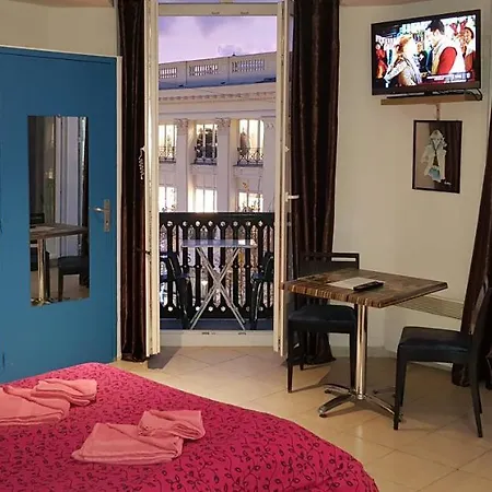 Adonis Aparthotel Nice