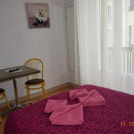 Adonis Aparthotel Nice