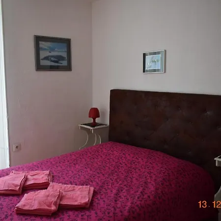 Adonis Aparthotel