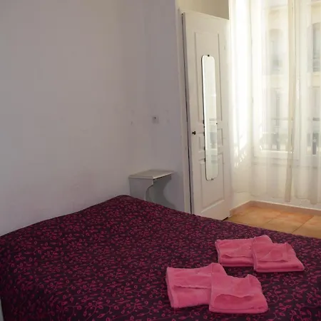 Adonis Aparthotel