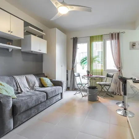 Appartement Cosy At Port Nice