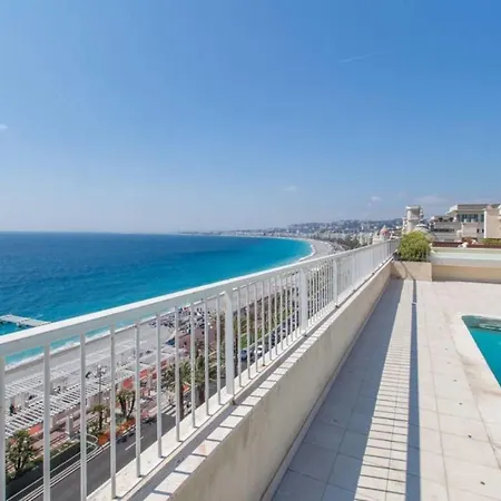 Royal Promenade Pool Terrace With Sea View Apartmán