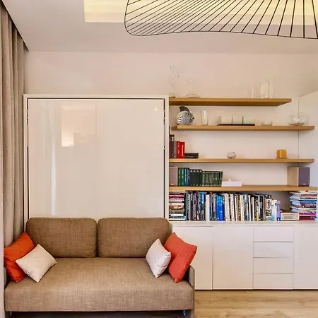 Grand H -f2, Face Vieux- Nice, Terrasse, Ascenseur, Climatisation, Terrace - Center Lejlighed