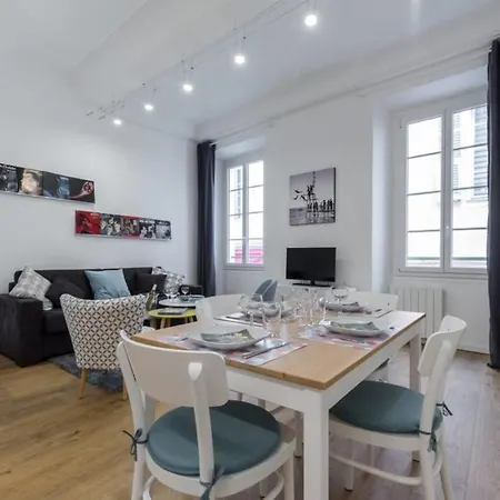 Large One Bedroom Flat In The Old Town Apartment Nice