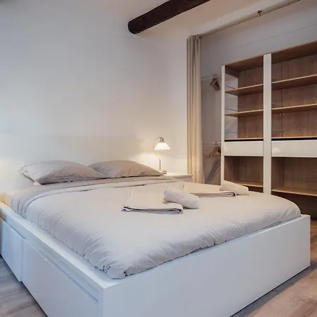 L'authentic - Warm 3-bedroom In The Heart Of Old Welkeys Apartment Nice