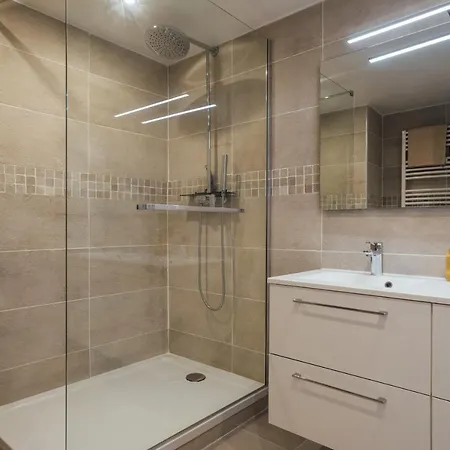 L'authentic - Warm 3-bedroom In The Heart Of Old Welkeys Apartment Nice