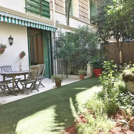 Apartment Homelivia, Luxueux Avec Jardin Prive