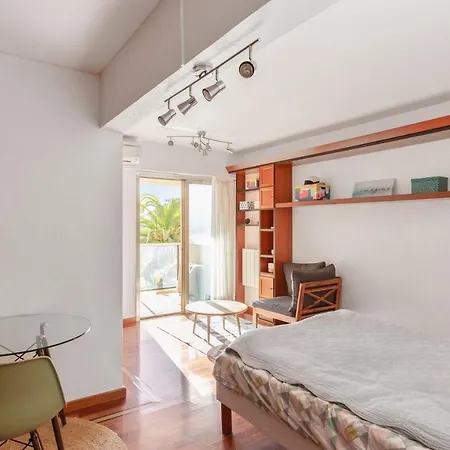 Classy Studio With Ac And Seaview Balcony In Near - Welkeys * Nice