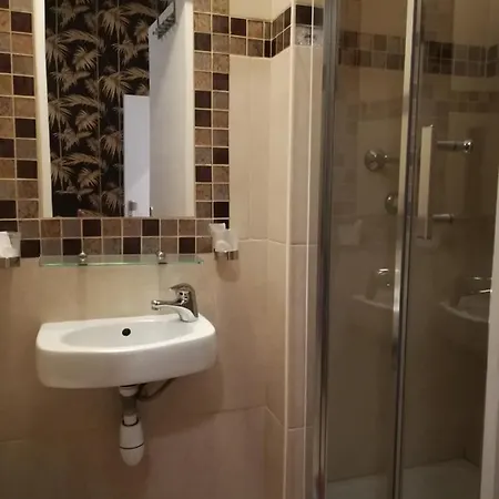 Pearl Apartment *