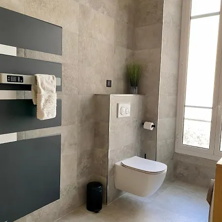 Urban 5 Apartment